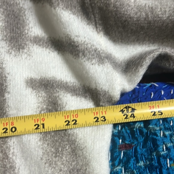 CHARLIE B animal print sweater. NWT. Ivory and taupe. Size large. - Picture 10 of 11